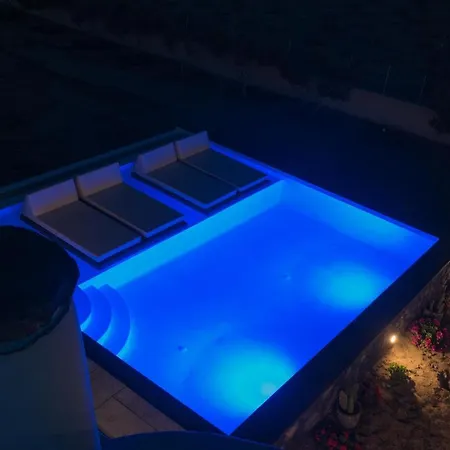 George Farm Land Villa *