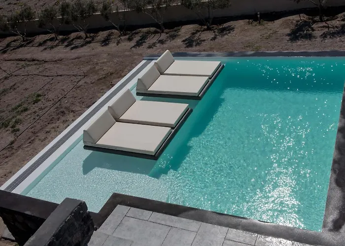 George Farm Land Villa Karterados (Santorini)