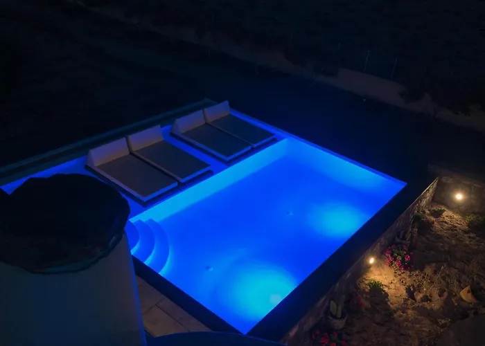 George Farm Land Villa *