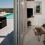 George Farm Land Villa Karterados (Santorini)