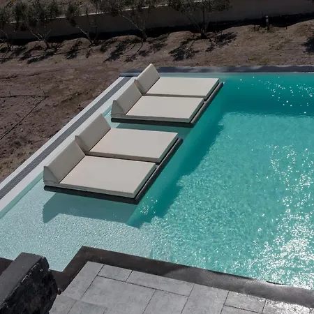 George Farm Land Villa Karterados (Santorini)