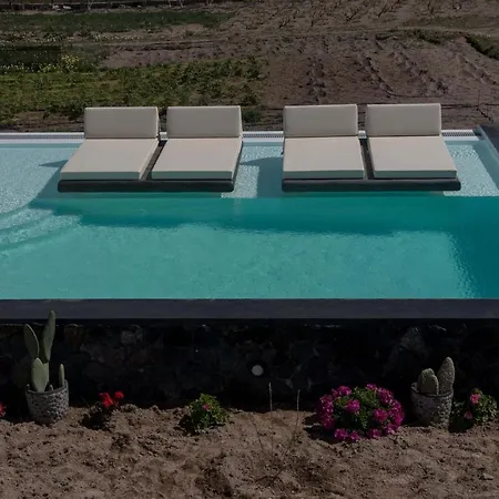 George Farm Land * Karterados (Santorini)